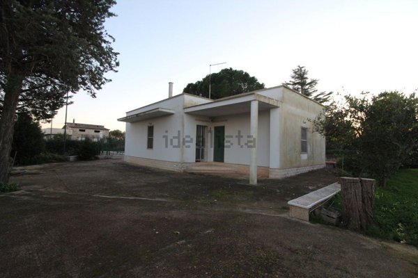 casa indipendente in vendita a Villa Castelli