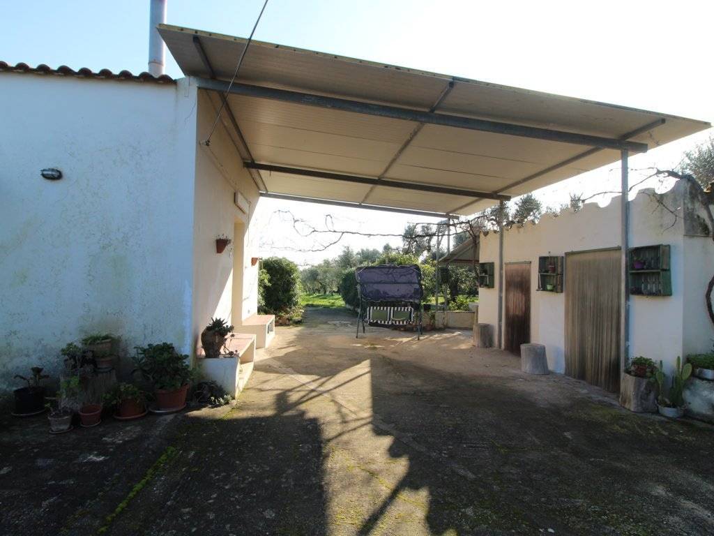 casa indipendente in vendita a Villa Castelli
