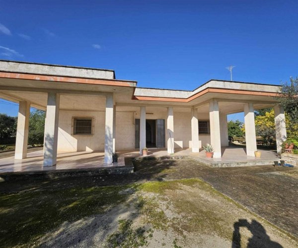 casa indipendente in vendita a Villa Castelli