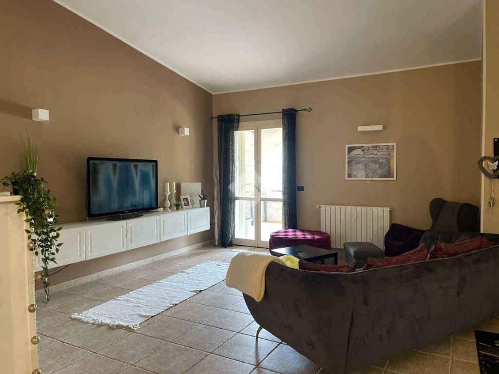 casa indipendente in vendita a Villa Castelli