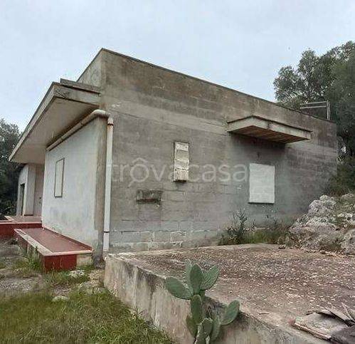 casa indipendente in vendita a Villa Castelli