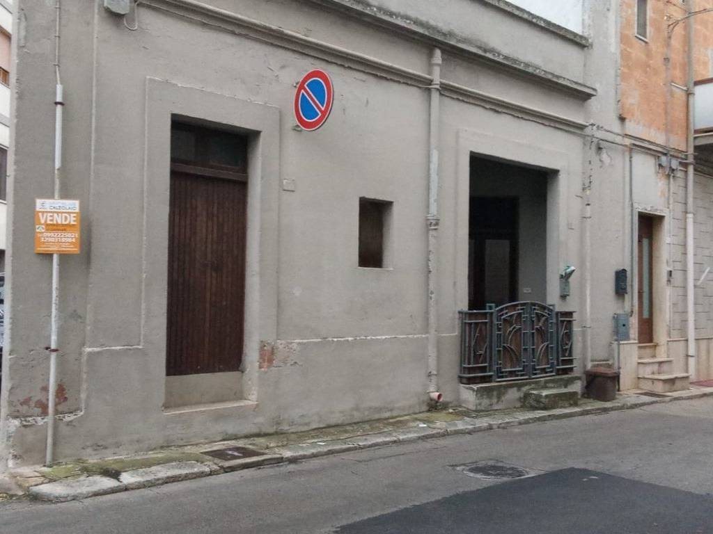 casa indipendente in vendita a Villa Castelli