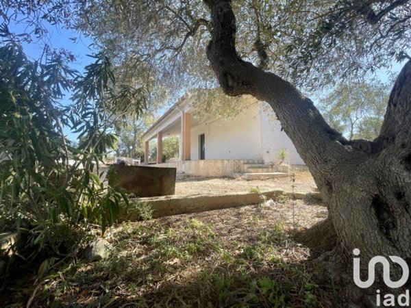 casa indipendente in vendita a Villa Castelli