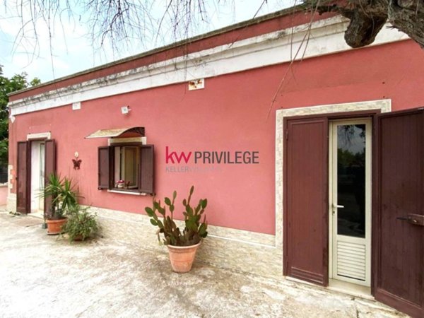 casa indipendente in vendita a Villa Castelli