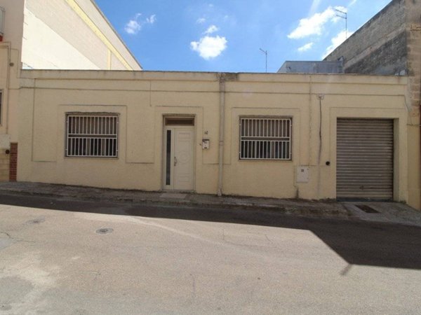 casa indipendente in vendita a Villa Castelli