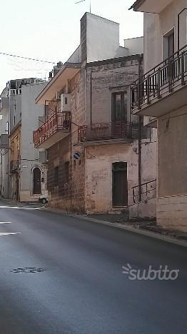 intera palazzina in vendita a Villa Castelli