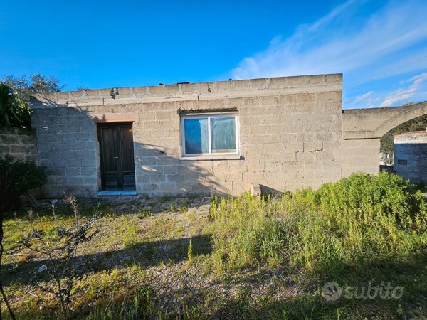 casa indipendente in vendita a Villa Castelli