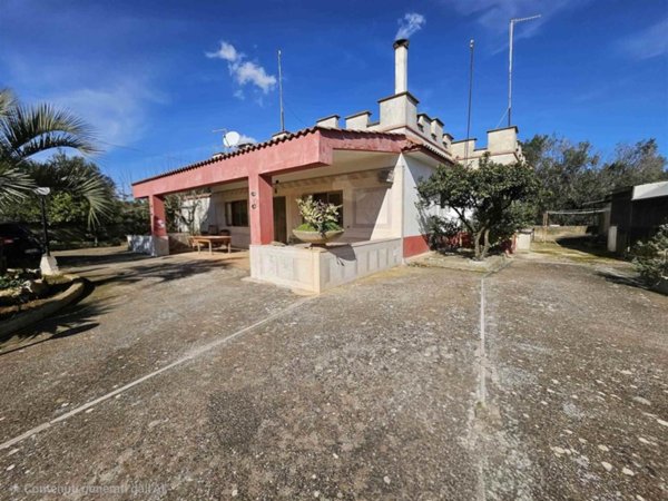 casa indipendente in vendita a Villa Castelli