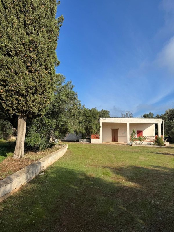 casa indipendente in vendita a Villa Castelli