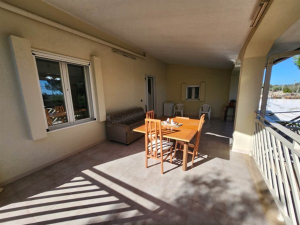 casa indipendente in vendita a Villa Castelli