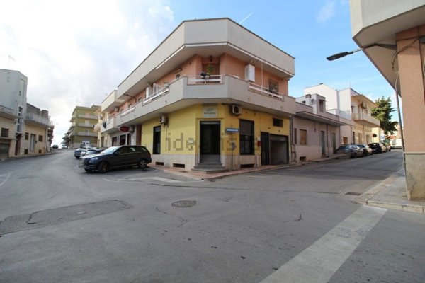 casa indipendente in vendita a Villa Castelli