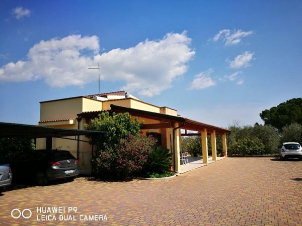 casa indipendente in vendita a Villa Castelli