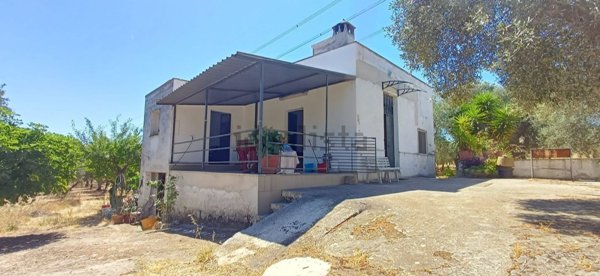casa indipendente in vendita a Villa Castelli in zona Antoglia