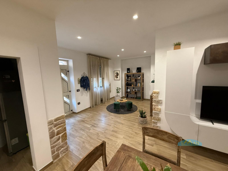 casa indipendente in vendita a Villa Castelli in zona Antoglia