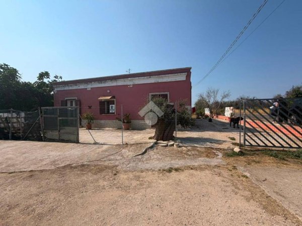 casa indipendente in vendita a Villa Castelli in zona Antoglia