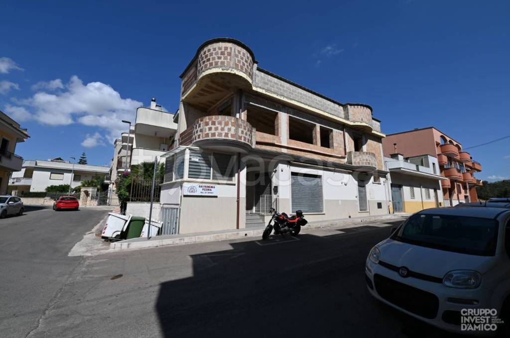 casa indipendente in vendita a Villa Castelli