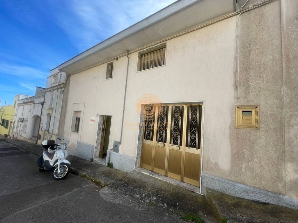 casa indipendente in vendita ad Alessano