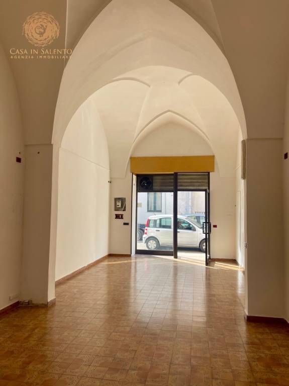 negozio in vendita ad Alessano