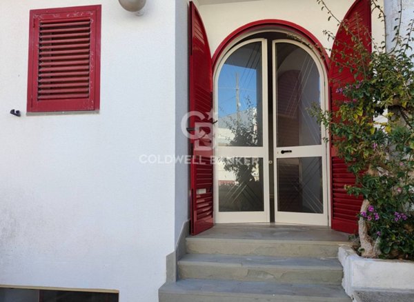 casa indipendente in vendita ad Alessano in zona Marina di Novaglie