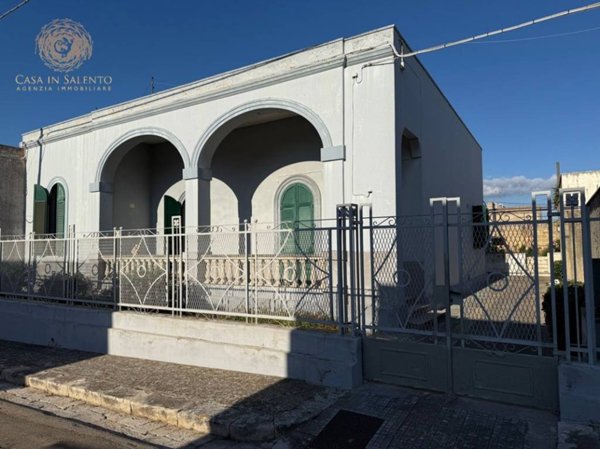 casa indipendente in vendita ad Alessano