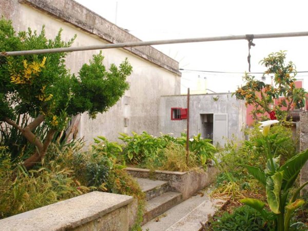 casa indipendente in vendita ad Alessano