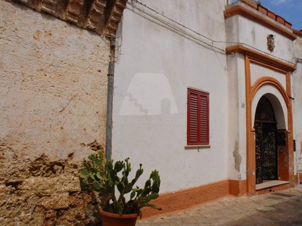 casa indipendente in vendita ad Alessano