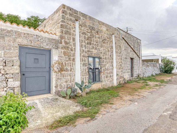 casa indipendente in vendita ad Alessano in zona Montesardo
