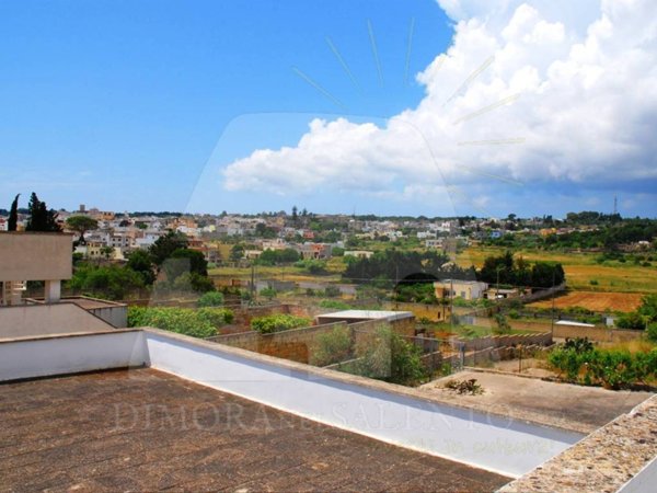intera palazzina in vendita ad Alessano in zona Montesardo
