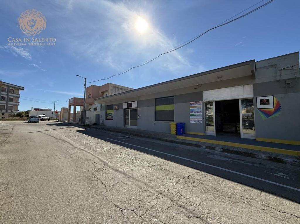 negozio in vendita ad Alessano