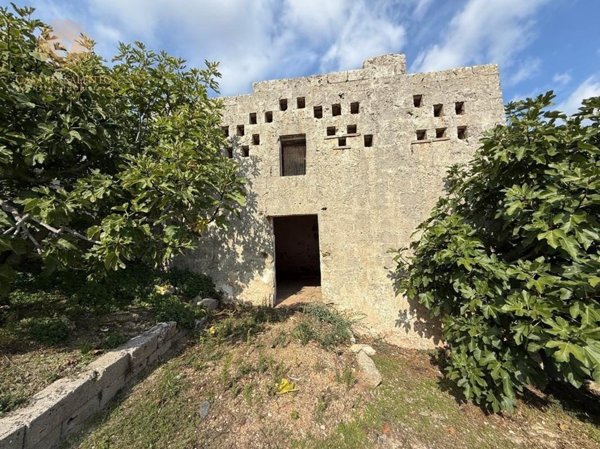 casa indipendente in vendita ad Alessano in zona Montesardo