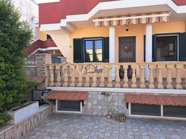 casa indipendente in vendita ad Alezio