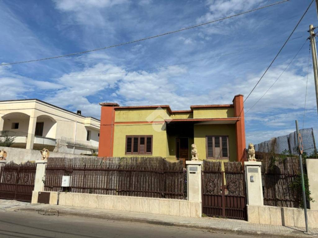 casa indipendente in vendita ad Alezio