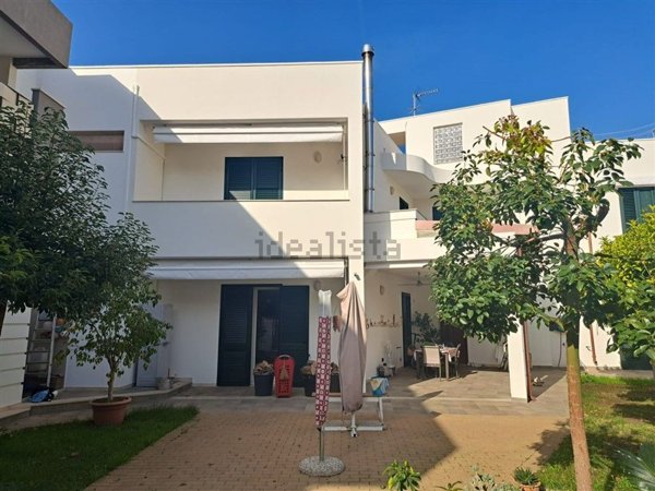 casa indipendente in vendita ad Alezio