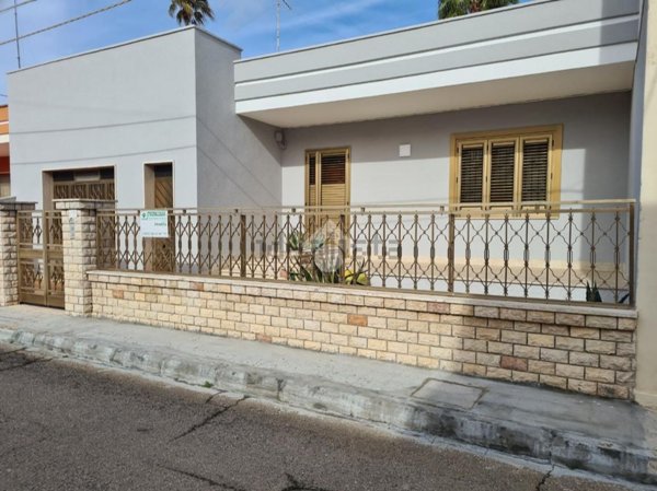 casa indipendente in vendita ad Alezio