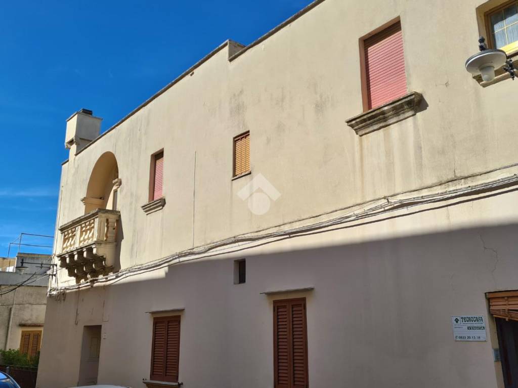 casa indipendente in vendita ad Alezio