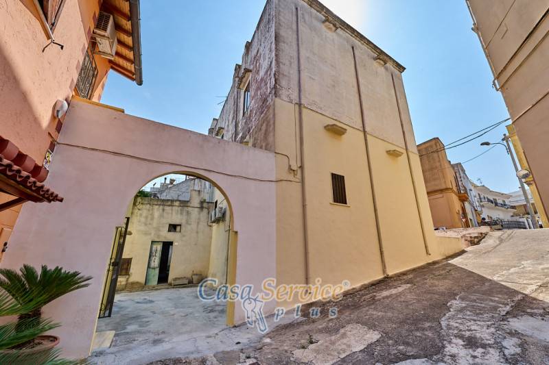 casa indipendente in vendita ad Alezio