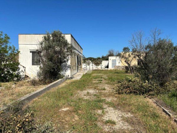 casa indipendente in vendita ad Alezio