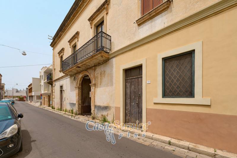 intera palazzina in vendita ad Alezio