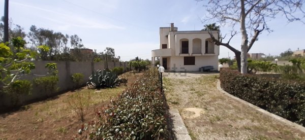 casa indipendente in vendita ad Alezio