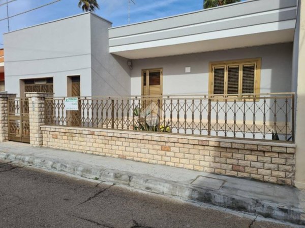 casa indipendente in vendita ad Alezio