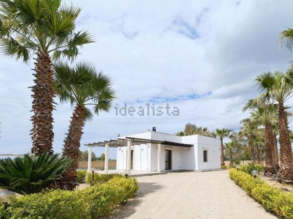 casa indipendente in vendita ad Alezio