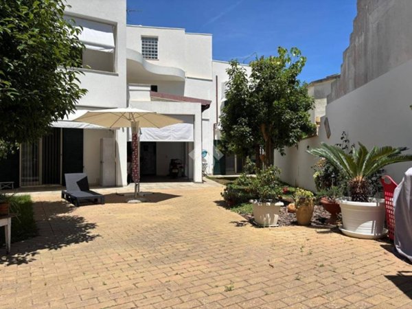 casa indipendente in vendita ad Alezio