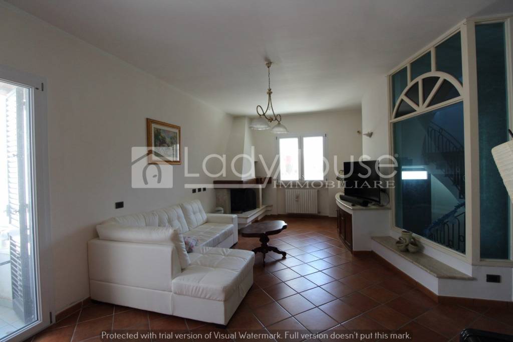 casa indipendente in vendita ad Alezio