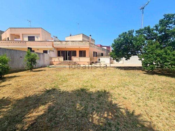 casa indipendente in vendita ad Alezio