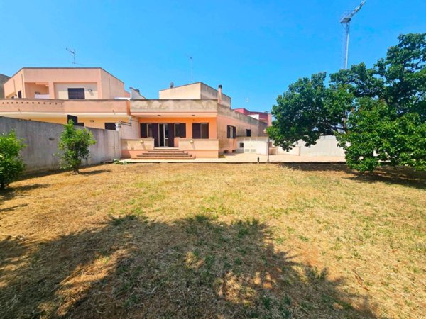casa indipendente in vendita ad Alezio