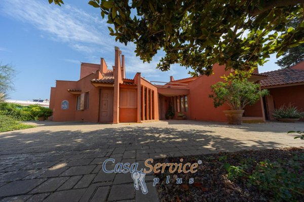 casa indipendente in vendita ad Alezio