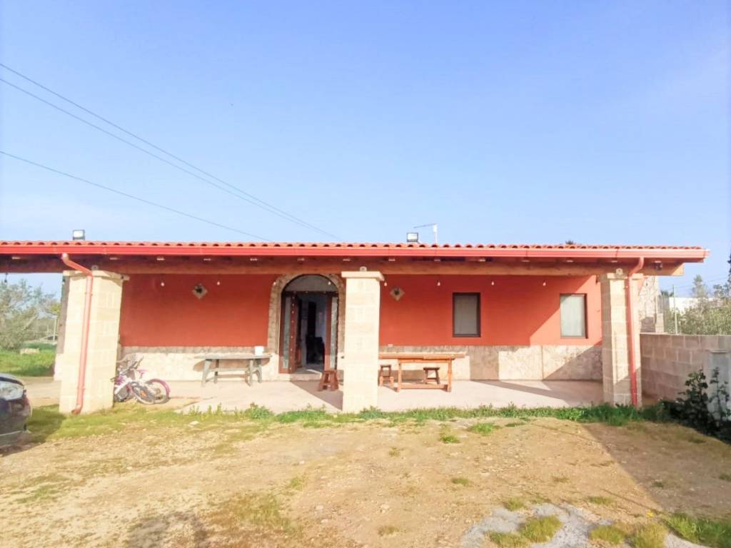 casa indipendente in vendita ad Alezio