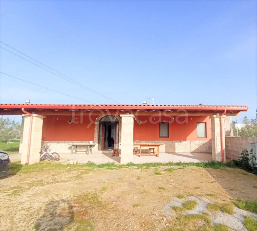 casa indipendente in vendita ad Alezio