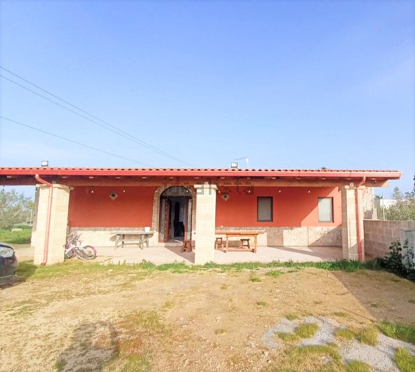 casa indipendente in vendita ad Alezio