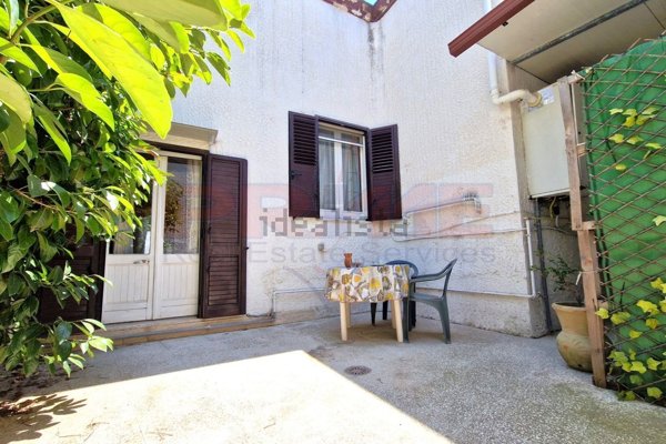 casa indipendente in vendita ad Alezio